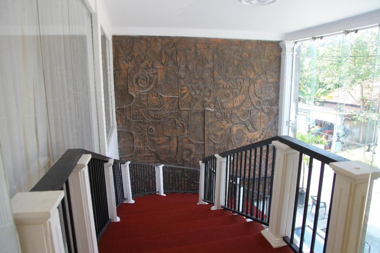 Hotel Nathaliya Katunayaka Esterno foto