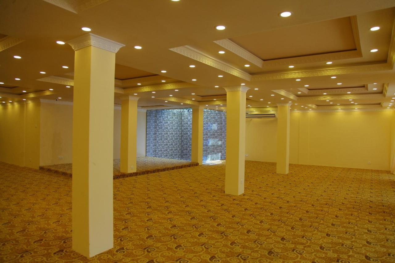 Hotel Nathaliya Katunayaka Esterno foto