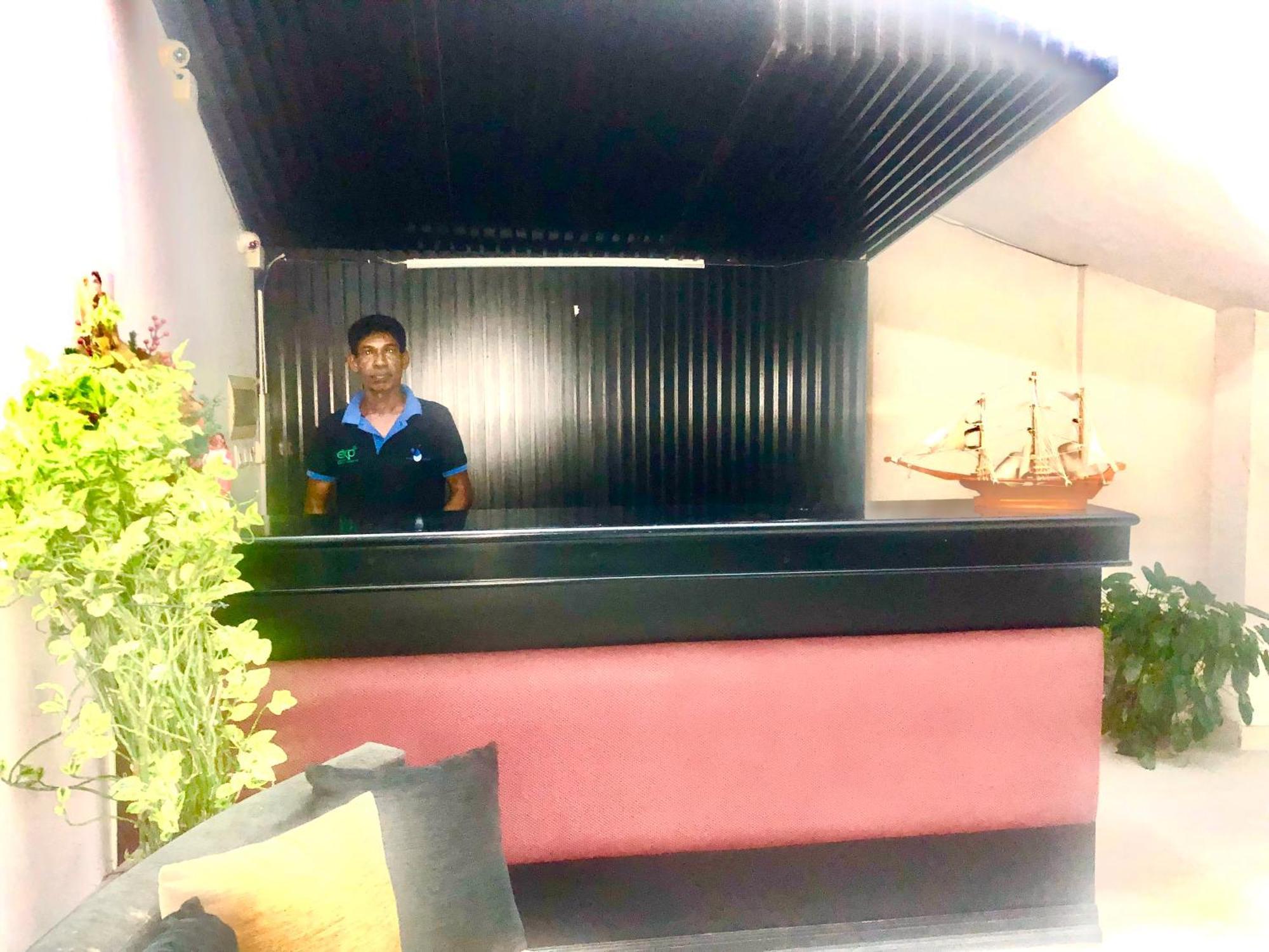 Hotel Nathaliya Katunayaka Esterno foto